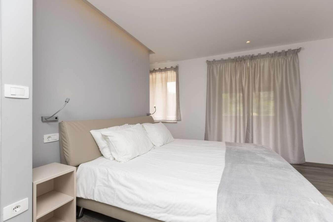 Villa Viscum In Central Istria For 8 Persons With Large Garden - Pet Friendly Pazin Eksteriør bilde